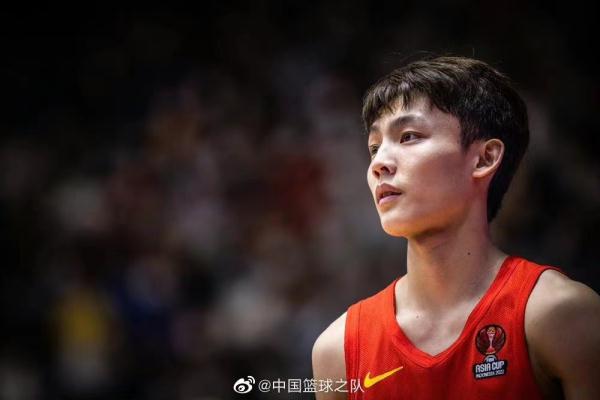 中国男篮如何在低谷中崛起? 主教练杜峰给出了答案 中国男篮如何在低谷中崛起? 主教练杜峰给出了答案