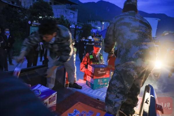 痛心!四川泸定6.8级地震已造成46人遇难。成都高楼被震歪?官方回应→ 痛心!四川泸定6.8级地震已造成46人遇难。成都高楼被震歪?官方回应→