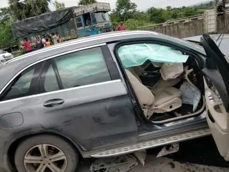 富豪遇车祸死亡为印度敲响警钟：公路疏于管理，交规过于宽松