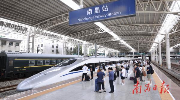 南昌至长沙高铁“包月套餐”上线啦！