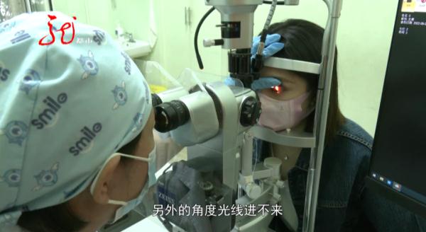 手机贴上防窥膜伤眼睛?医生这样说 手机贴上防窥膜伤眼睛?医生这样说