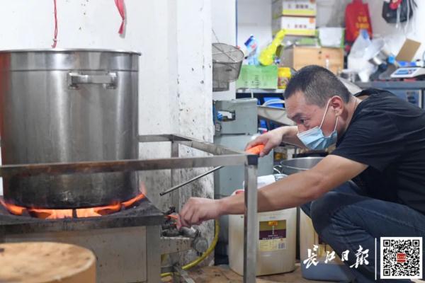 一天卖400碗热干面，老板却天天在别家店吃面