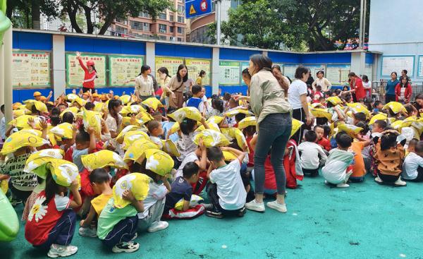 在救援现场,太想让他们都活着……泸定地震救援实录 在救援现场,太想让他们都活着……泸定地震救援实录