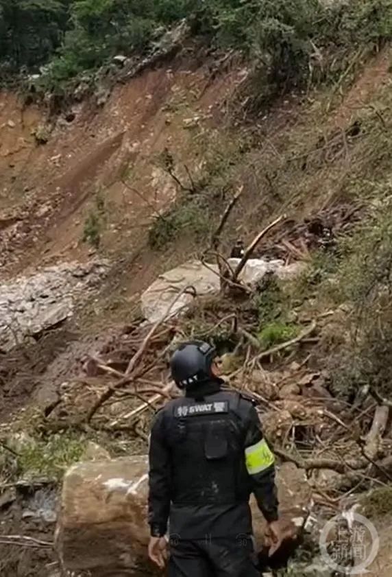 失联23小时的甘孜24名特警确认平安,正准备撤离 失联23小时的甘孜24名特警确认平安,正准备撤离