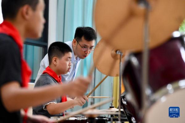 福州市星语学校:守护“星星的孩子” 福州市星语学校:守护“星星的孩子”