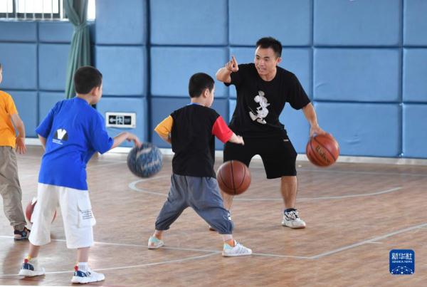 福州市星语学校:守护“星星的孩子” 福州市星语学校:守护“星星的孩子”