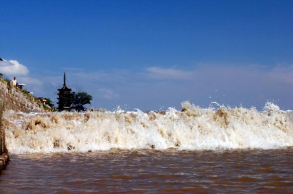 今晚浙江各地适宜赏月！钱塘江观潮几时最佳？这份指南请查收→