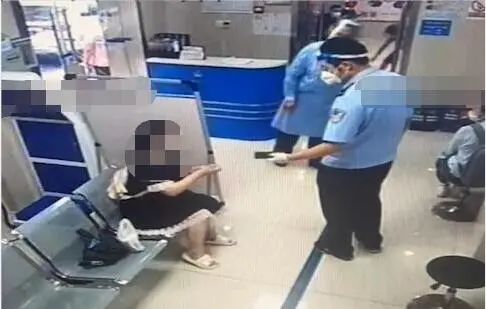 为什么警察蜀黍也打110？