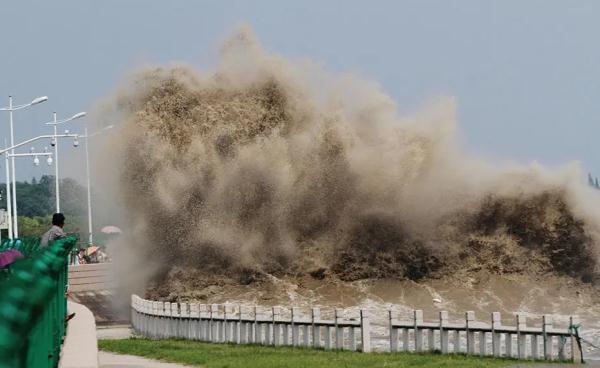 今晚浙江各地适宜赏月！钱塘江观潮几时最佳？这份指南请查收→