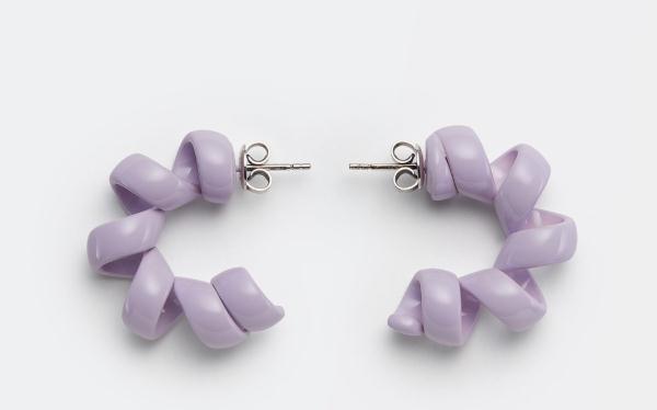 LV推出天价乒乓球拍,网友:1.8万元一副的拍子,能打赢路边的大爷么? LV推出天价乒乓球拍,网友:1.8万元一副的拍子,能打赢路边的大爷么?