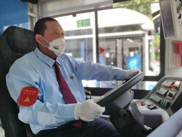 百年公交20路大变身！复古造型你喜欢吗？