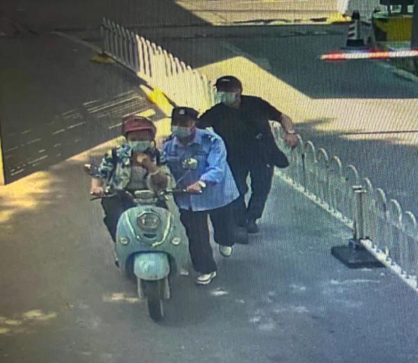 赞！武汉教师街头出手救人，被救者：他曾是我儿子的校长