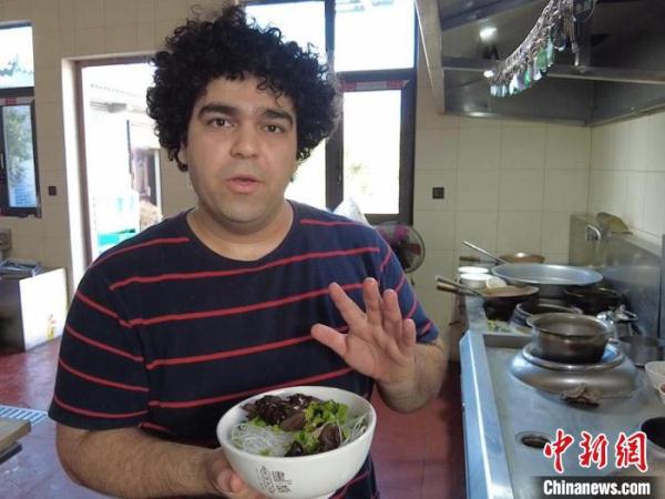 学做羊肉泡馍的土耳其小哥：我的舌头爱上中国味道