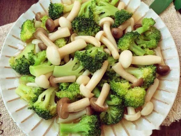 这几种食物不能二次加热，你做对了吗？