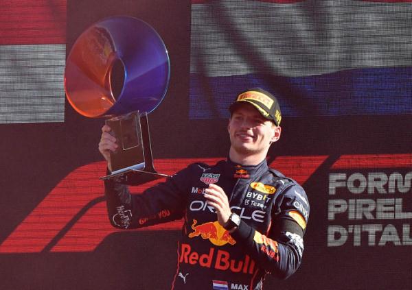F1意大利大奖赛：维斯塔潘夺冠 周冠宇再获积分