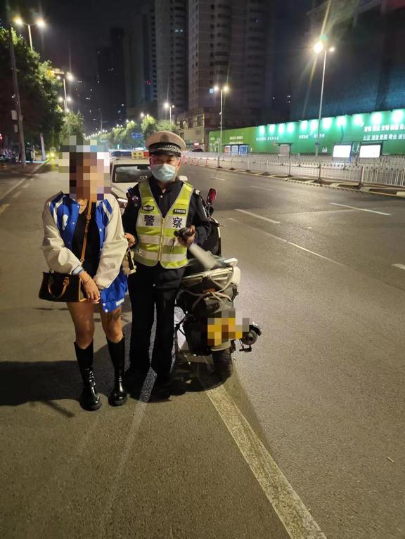 中秋节沈阳公安交警查处酒驾不停歇