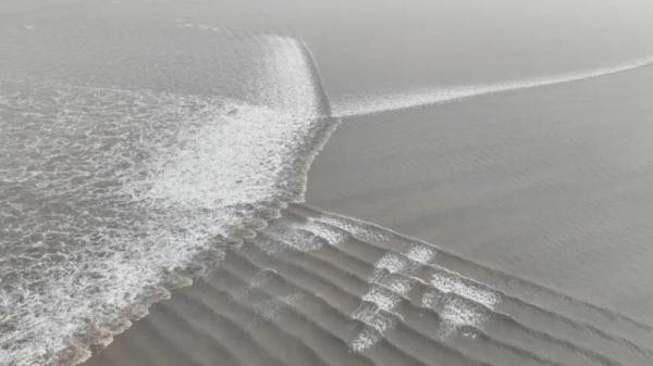 钱塘江涌潮科考新发现 多地上新“鱼鳞潮”