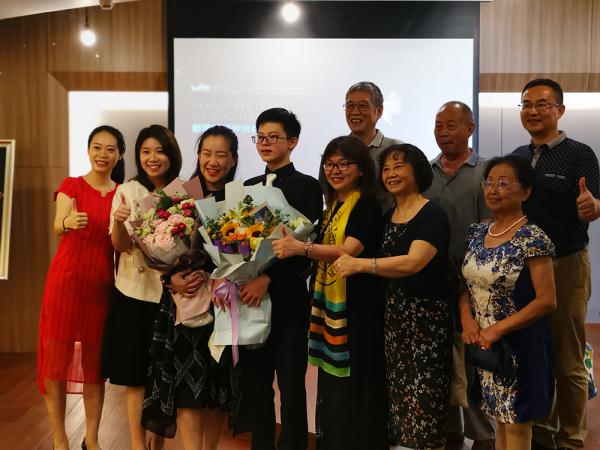 了不起的自闭症钢琴少年：我喜欢在舞台上的感觉