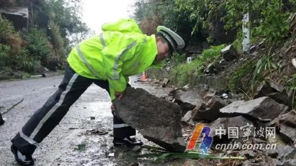 出行提醒！台风天宁波这些路段可能积水，途经请谨慎应对