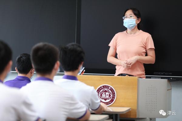 “同学们，复课啦”！