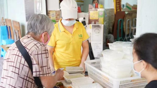 用8元传递爱，广州这家素食店火了！