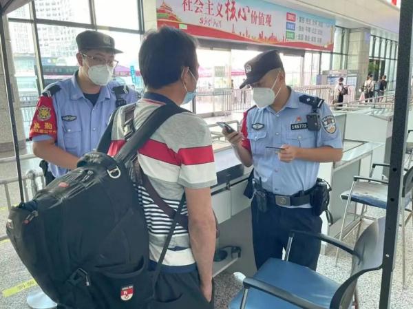 事发厦门火车站！他被查了！真实身份不简单……