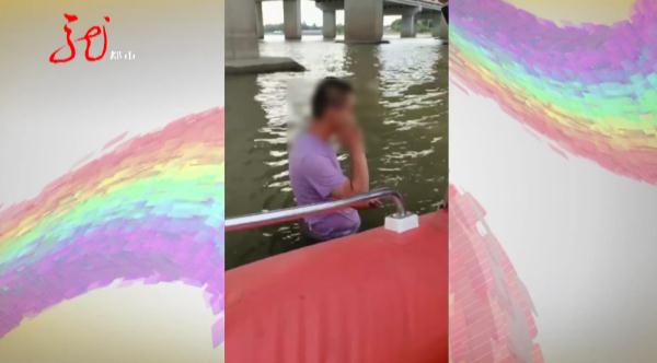 惊!哈尔滨松花江公路大桥上,男子纵身一跃…… 惊!哈尔滨松花江公路大桥上,男子纵身一跃……