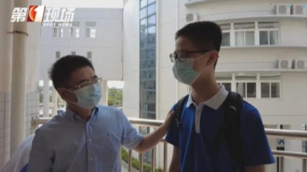 能养鸭子会讲段子，这是谁家的“宝藏校长”？