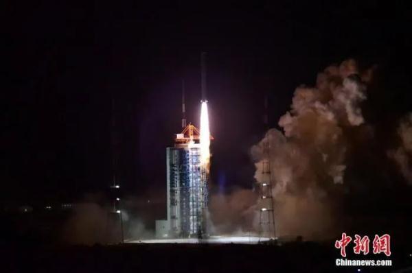 嫦娥奔月、祝融探火、羲和逐日，中国人上演跨越星球的浪漫