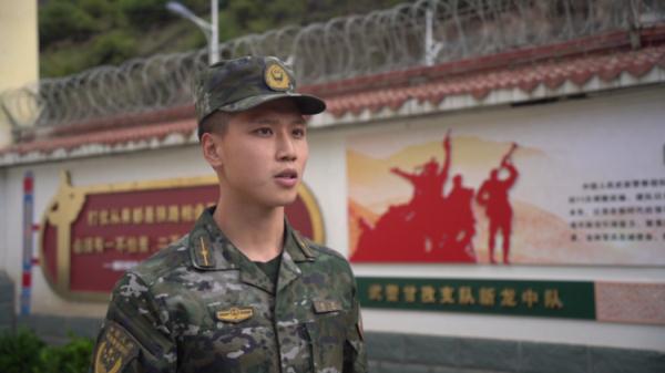 暖心一幕!在部队营区门口,武警官兵协助孕妇生产…… 暖心一幕!在部队营区门口,武警官兵协助孕妇生产……