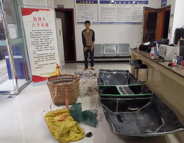 想吃“野味”深夜到嘉陵江捕鱼，男子捉到岩原鲤担刑责！