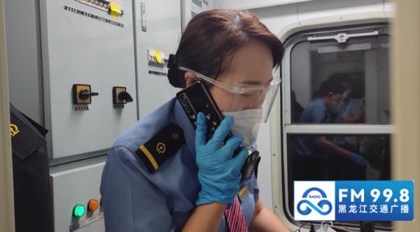 惊心动魄！一男子火车上突发腹痛，紧接着……