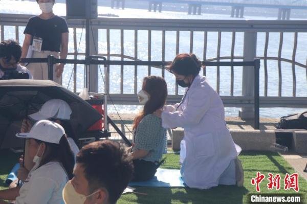 韩国"汉江发呆大赛"时隔三年重启 韩国"汉江发呆大赛"时隔三年重启