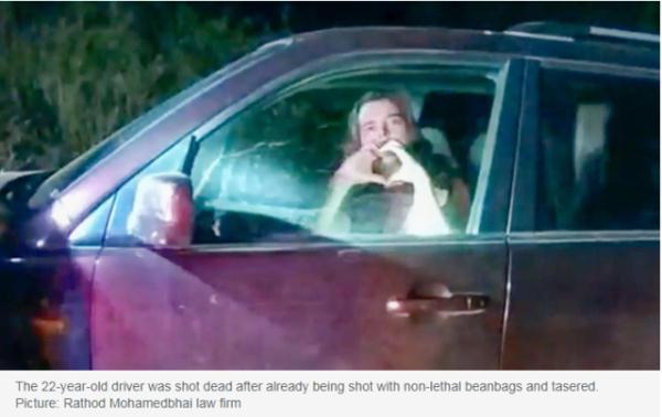 新西兰男子求助美国警察，竟被乱枪打死，死前还在“比心”
