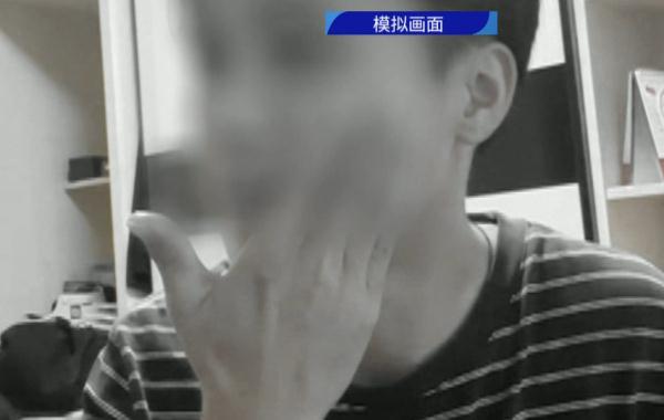 看到脸上有虫，一巴掌拍下去差点毁容了