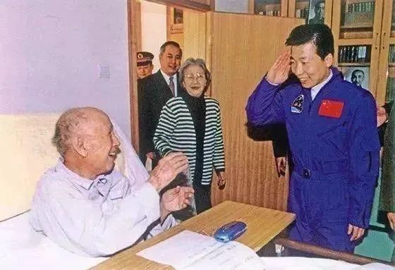 为啥叫“航天员”不叫“宇航员”？原来是出自他！