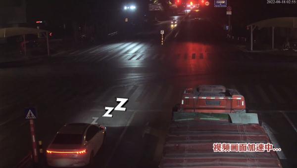 等红灯都能睡着?疲劳驾驶要不得! 等红灯都能睡着?疲劳驾驶要不得!