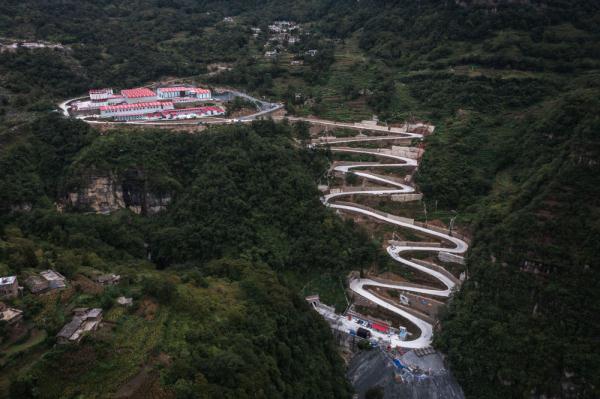 渝昆高铁控制性工程彝良隧道进入主体施工