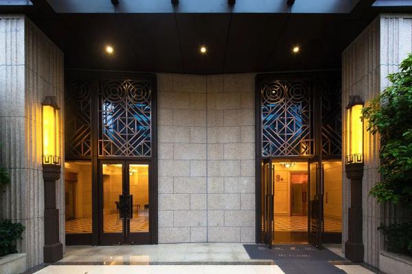 夫妻婚后购买的房产，离婚时男方为何只分得1%？民法典来解答！