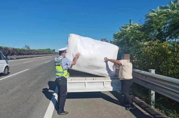 如何应对高速公路上的“障碍物”？