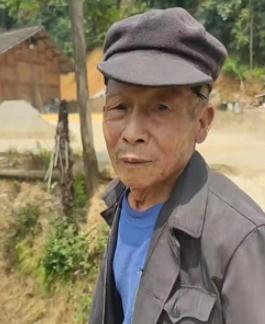 全网点赞!河南父子免费帮贵州老人收割稻谷:老人种粮不容易 全网点赞!河南父子免费帮贵州老人收割稻谷:老人种粮不容易