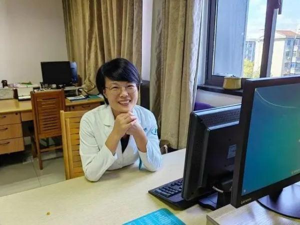 母亲读了博士，却成了儿子的“学妹”……