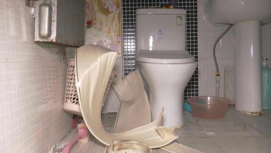 男子蹲马桶,突然炸了!全身80%烧伤!这个行为别不当回事... 男子蹲马桶,突然炸了!全身80%烧伤!这个行为别不当回事...