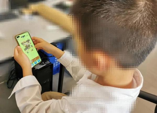 可怕!24岁姑娘玩了半宿,结果第二天… 可怕!24岁姑娘玩了半宿,结果第二天…