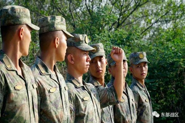 新晋军士,集合! 新晋军士,集合!