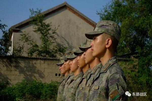 新晋军士,集合! 新晋军士,集合!