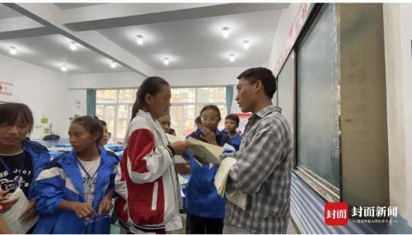 6000字论文致谢刷屏的苏正民:回大凉山支教,从被光照亮到成为光 6000字论文致谢刷屏的苏正民:回大凉山支教,从被光照亮到成为光