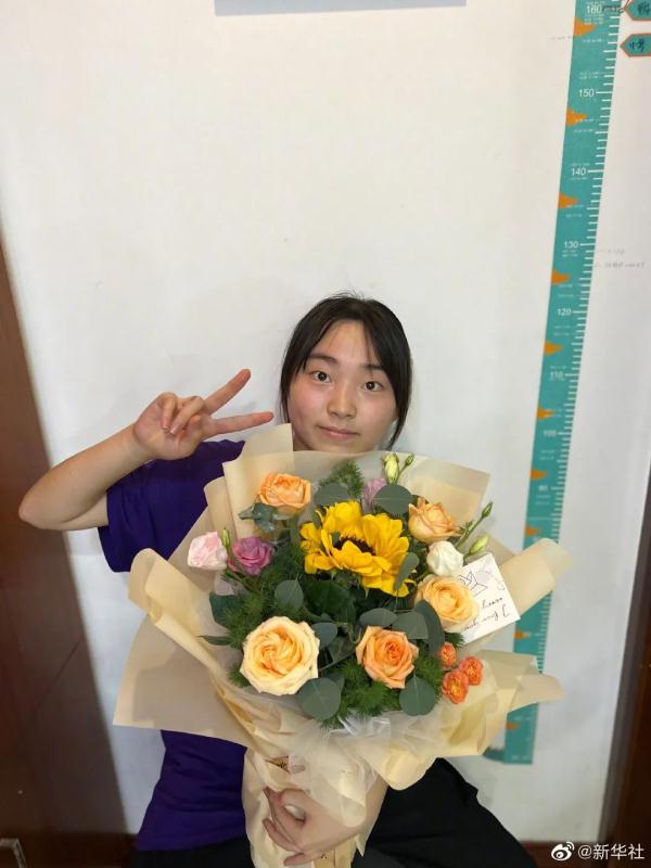 她才18岁啊！一路走好……