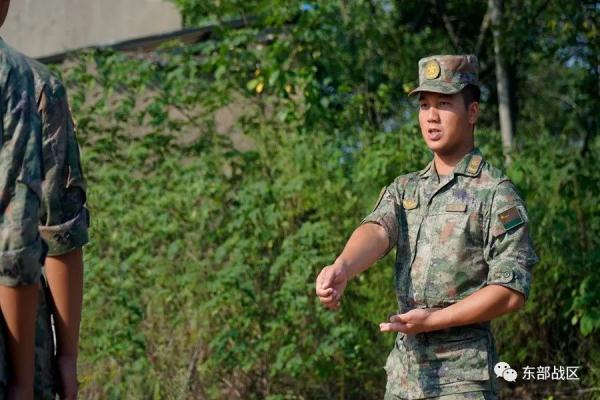 新晋军士,集合! 新晋军士,集合!