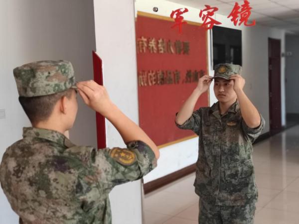 那个北大入伍的年轻人,去了炊事班 那个北大入伍的年轻人,去了炊事班